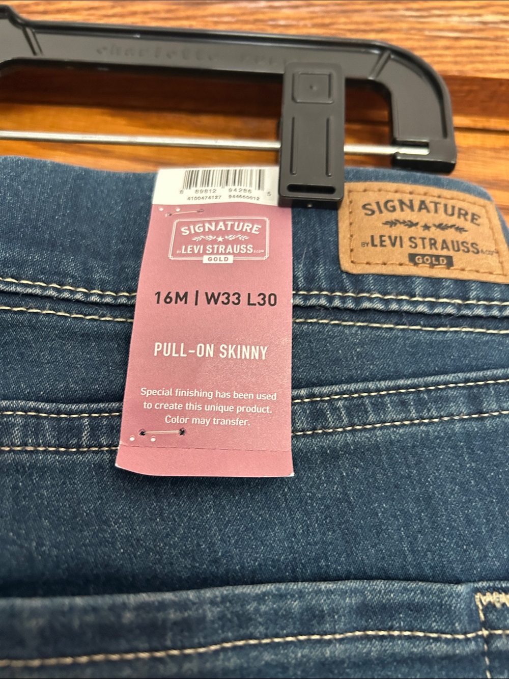 Levi's Women's Dark Blue Stretch Jeggings NWT Size 16M - Picture 6 of 6